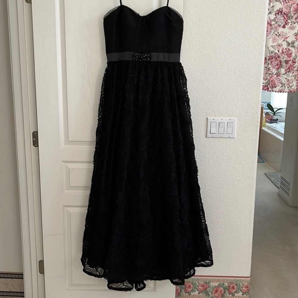 Adrianna Papell Gorgeous black gown with rosette details